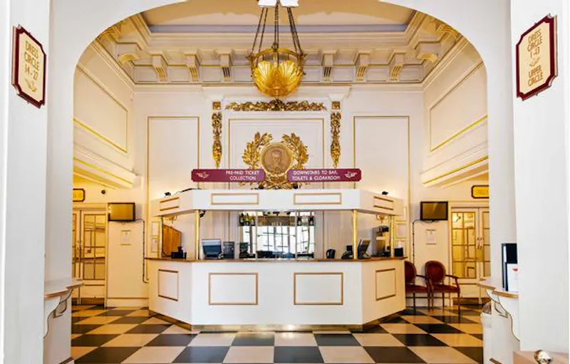 Entrance hall at Opulent Embankment theatre, P594 (photo 19)