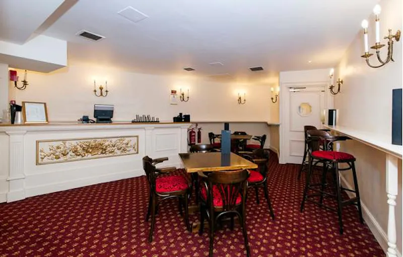 Bar at Opulent Embankment theatre, P594 (photo 29)