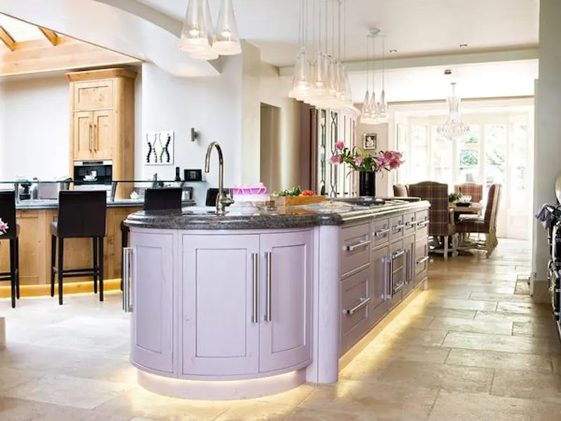 Kitchen at Northamptonshire manor house, H177 (photo 4)