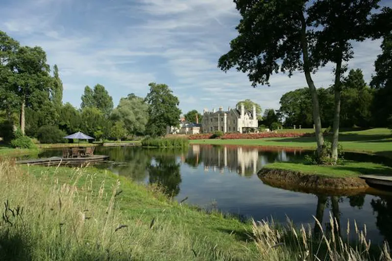 Lake at Northamptonshire manor house, H177 (photo 21)