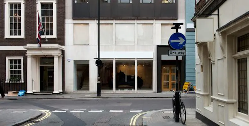 Green Park shop front space, N420 (photo 1)