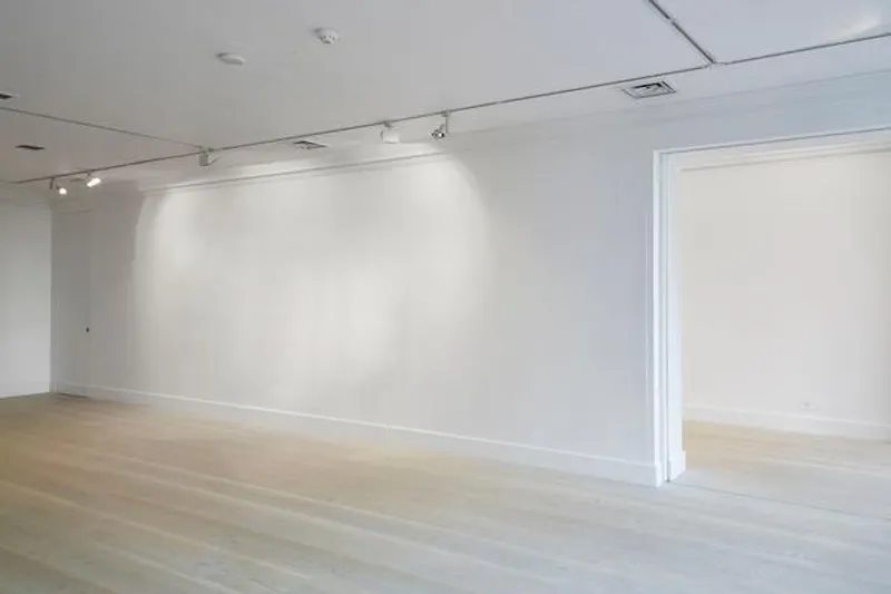 Green Park shop front space, N420 (photo 3)