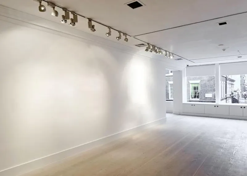 Green Park shop front space, N420 (photo 11)