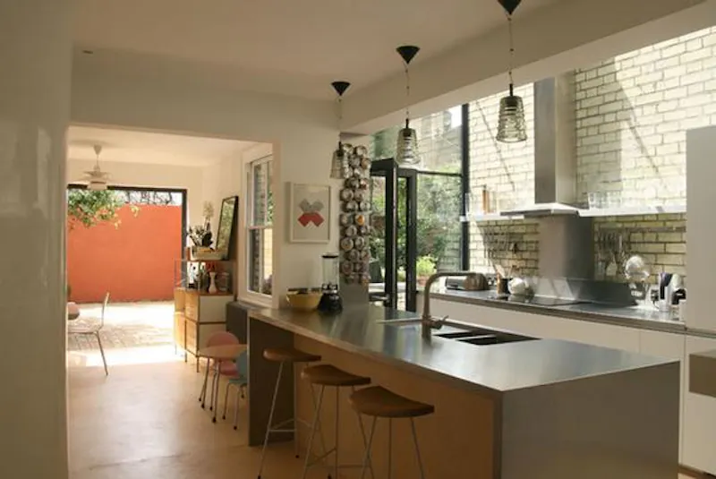 Beautiful Bow house, B1731 (photo 5)