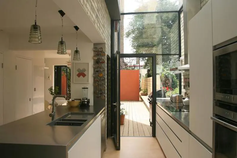Beautiful Bow house, B1731 (photo 6)