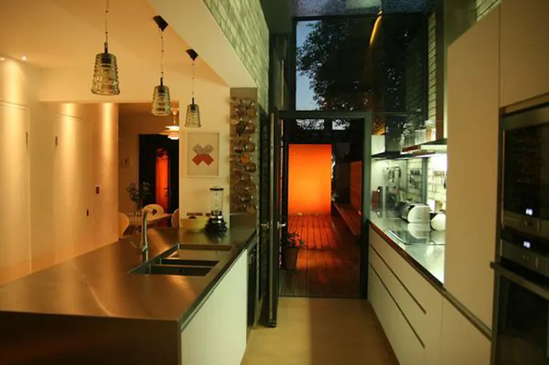 Beautiful Bow house, B1731 (photo 7)