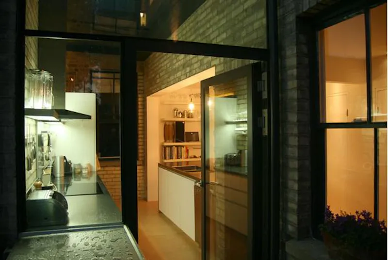 Beautiful Bow house, B1731 (photo 10)