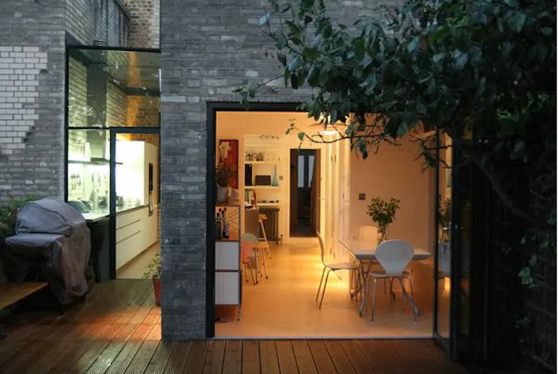 Beautiful Bow house, B1731 (photo 12)