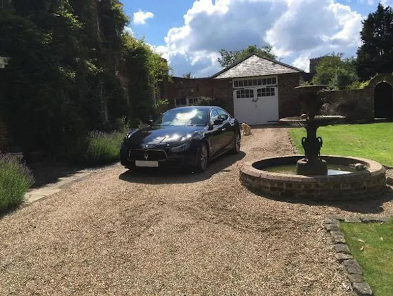 Driveway at Traditional Gravesend manor , M296 (photo 31)