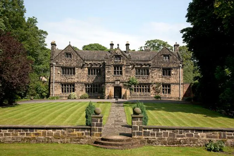 Garden - formal at Elizabethan manor house in Leeds, G282 (photo 23)