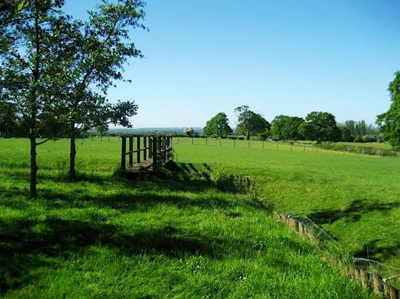 Countryside at Medieval Kentish country house, M285 (photo 74)