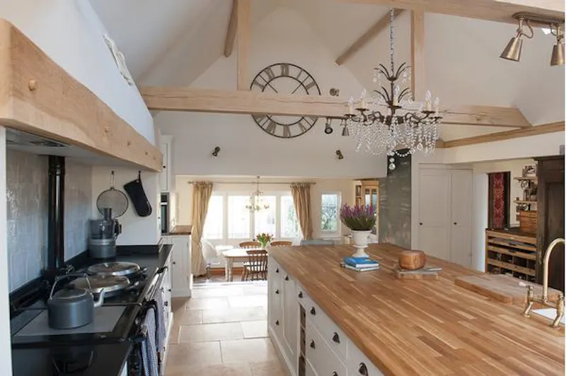 Aga at Medieval Kentish country house, M285 (photo 9)