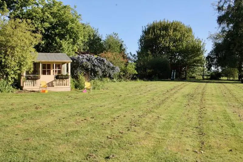 Summer house at Medieval Kentish country house, M285 (photo 89)