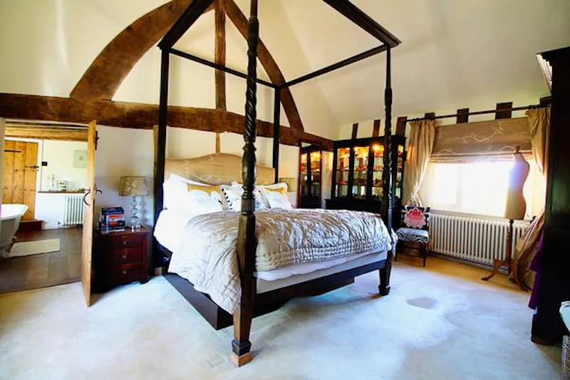 Bedroom - main at Medieval Kentish country house, M285 (photo 39)