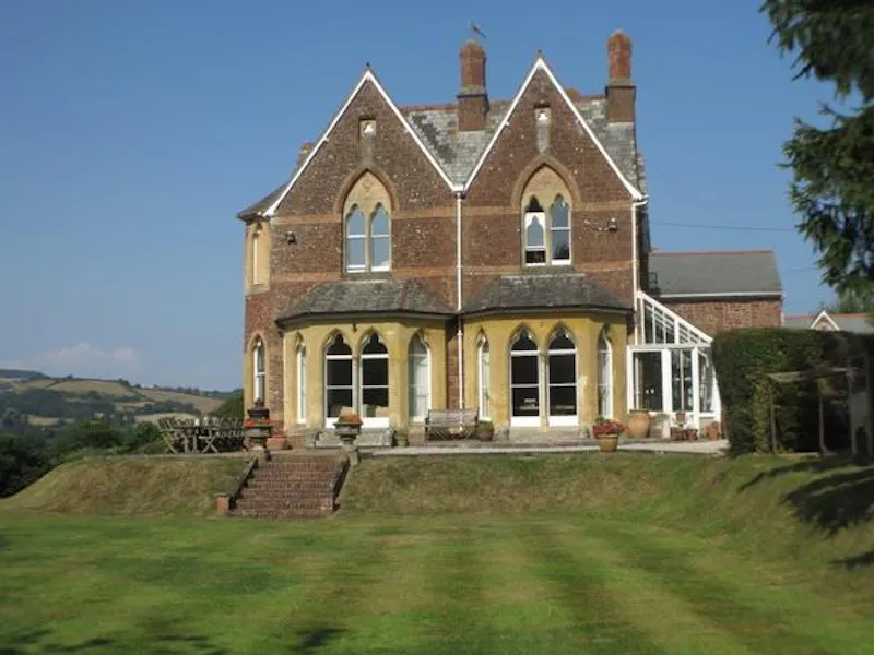 Garden at Newton Abbot Gothic house, B1647 (photo 17)