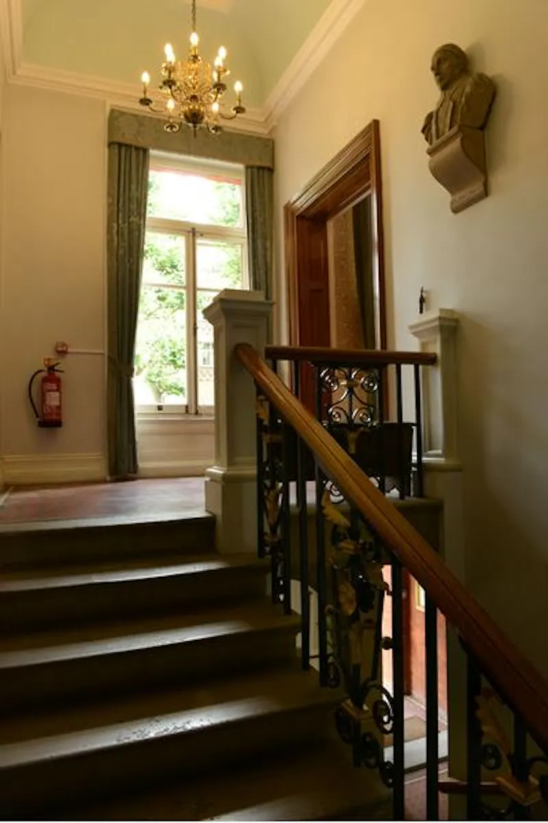 Staircase at Traditional almshouses in Victoria, Q81 (photo 11)