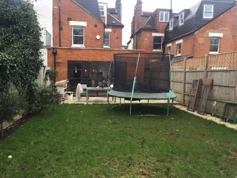 Streatham family house, B1650 (photo 37)