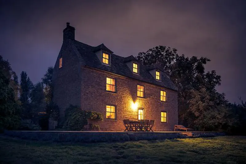 Stylish dark Ely farmhouse, L653 (photo 24)
