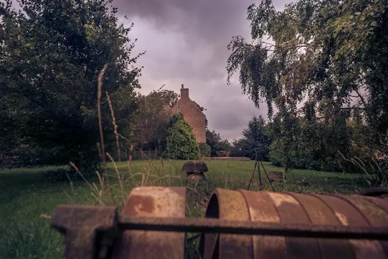 Stylish dark Ely farmhouse, L653 (photo 33)