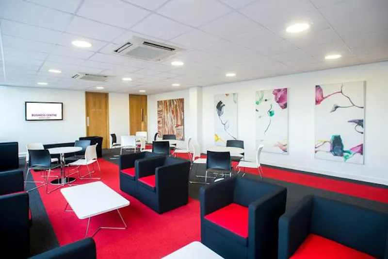 Open plan at Quaker Lane office, T156 (photo 3)