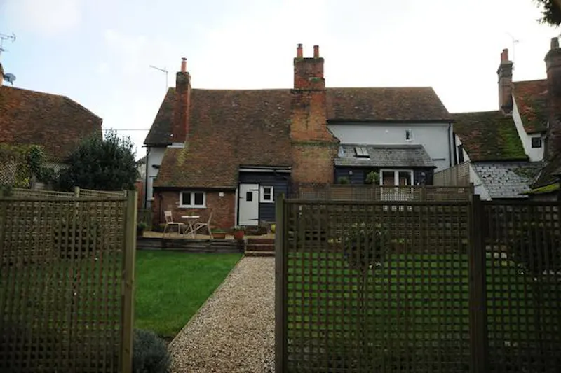 Garden at Film location C858 in Essex (photo 33)
