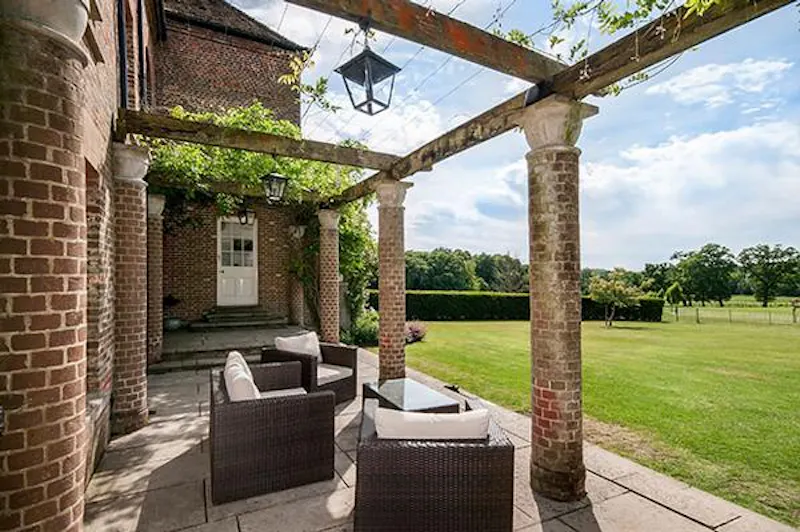 Beautiful Botley estate with lake, A1387 (photo 17)