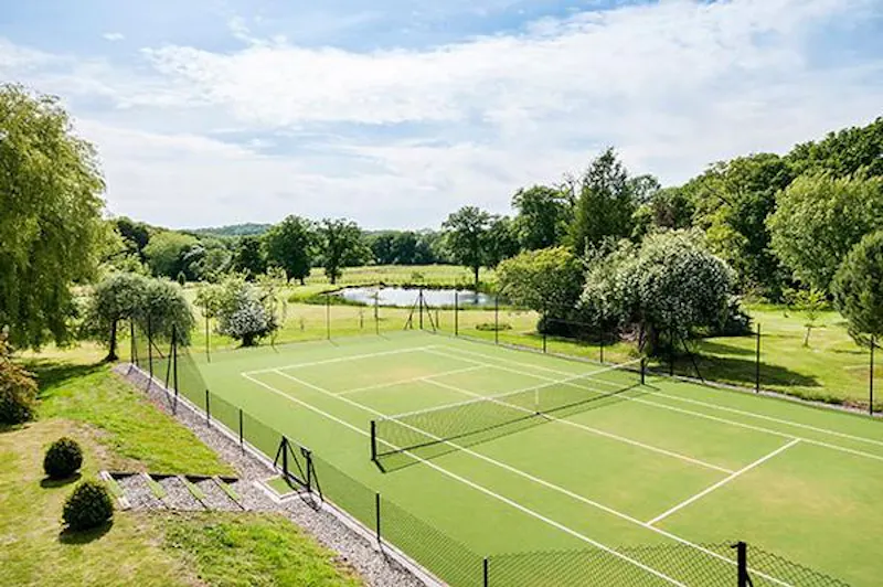 Tennis court at Beautiful Botley estate with lake, A1387 (photo 22)