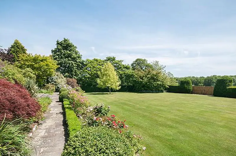 Beautiful Botley estate with lake, A1387 (photo 26)