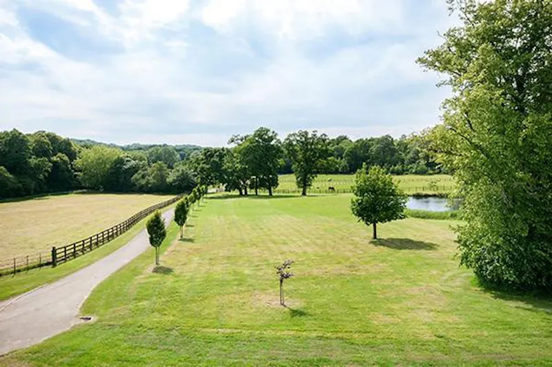 Beautiful Botley estate with lake, A1387 (photo 54)