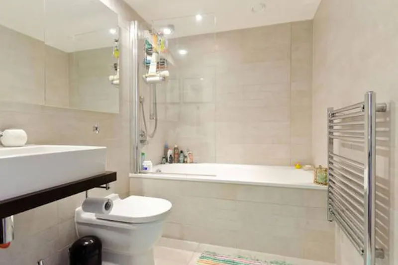 Bathroom at Modern Liverpool apartment, F1111 (photo 10)