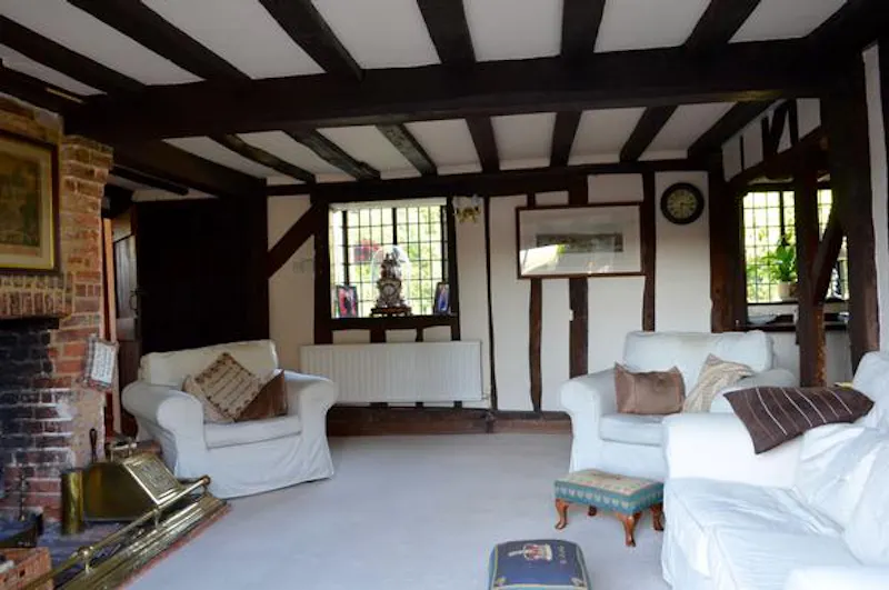 Living Room at Quaint thatched Essex cottage, M297 (photo 3)