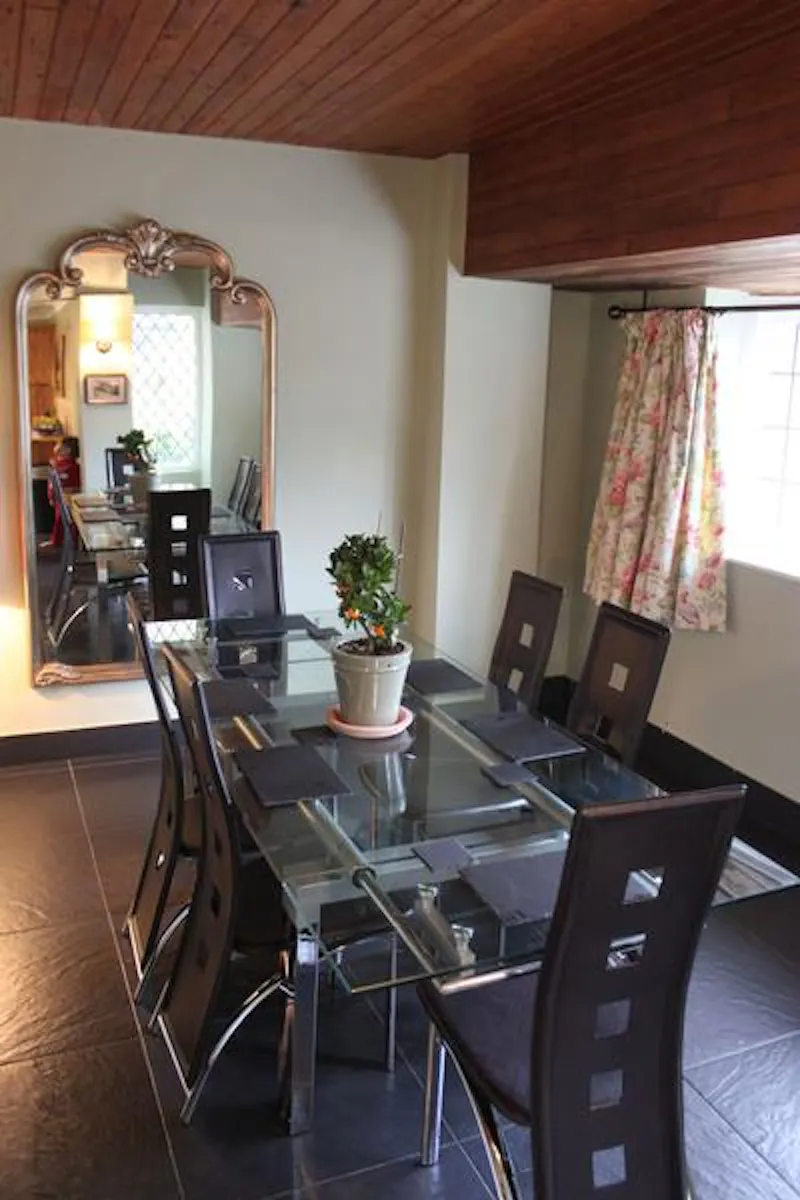 Dining room at Bexley farmhouse, L662 (photo 8)