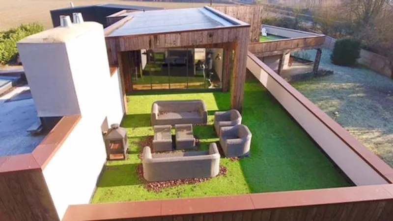 Roof terrace at Striking Hemel Hempstead house, D2270 (photo 16)