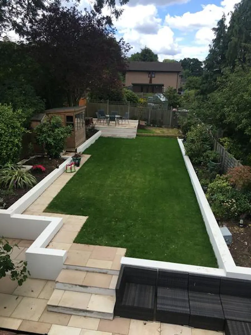 Garden at Film location D2272 in London (photo 29)