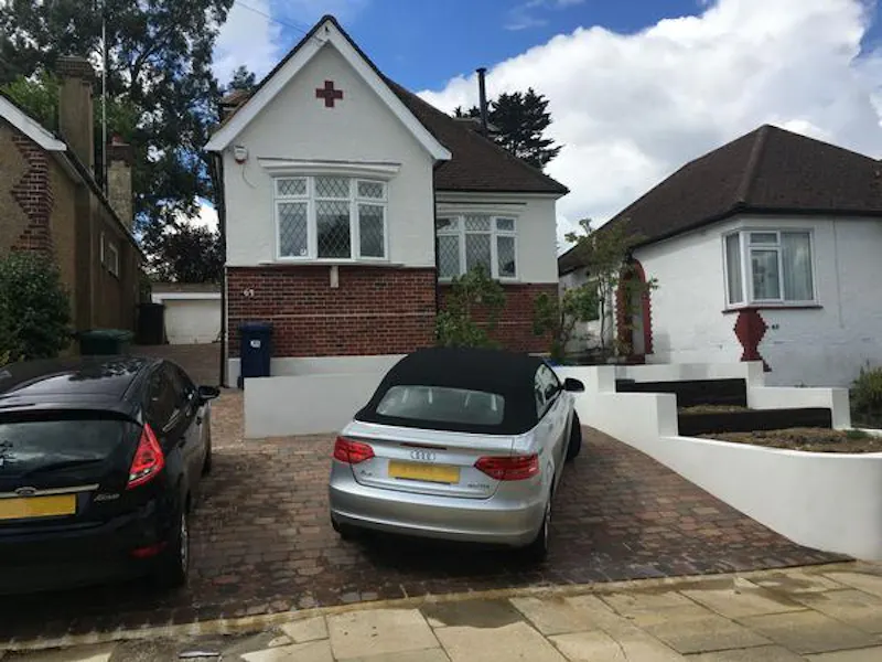 Driveway at Film location D2272 in London (photo 31)