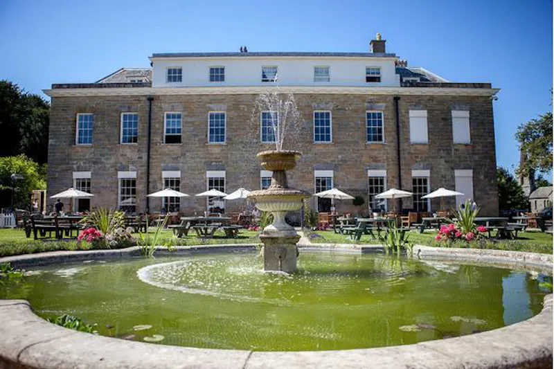Rural Manor House in Brighton, A1412 (photo 4)