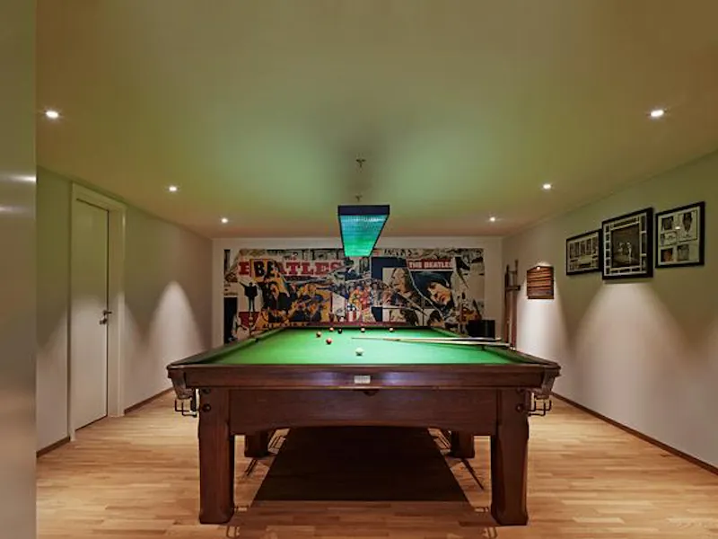 Games room at Modern Muswell Hill house, D2273 (photo 12)