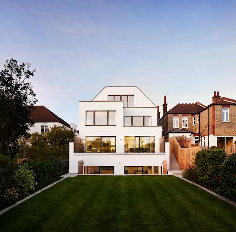 Garden at Modern Muswell Hill house, D2273 (photo 13)