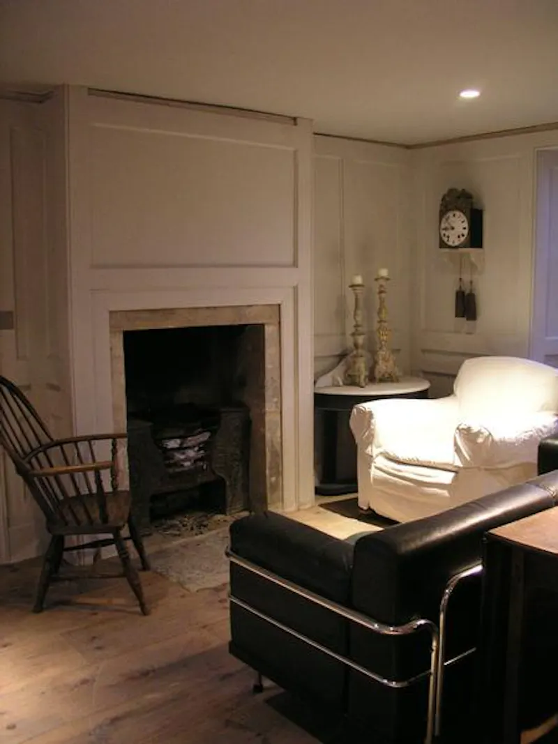 Fireplace at Rustic Bradford-on-Avon house, A1413 (photo 2)