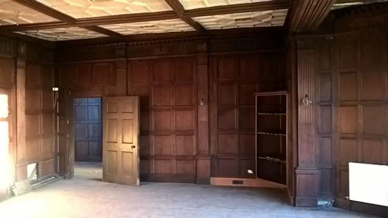 Panelling at Fine Elizabethan half-timbered house, M298 (photo 2)