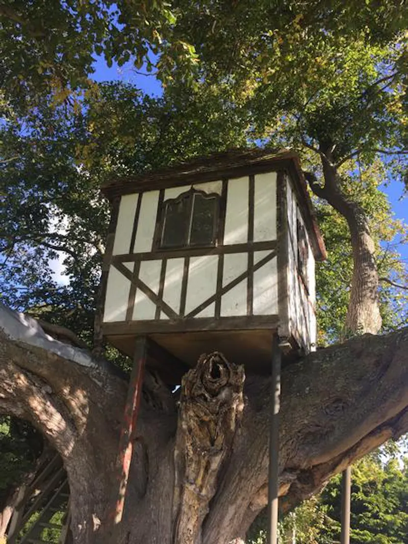 Shed at Fine Elizabethan half-timbered house, M298 (photo 17)