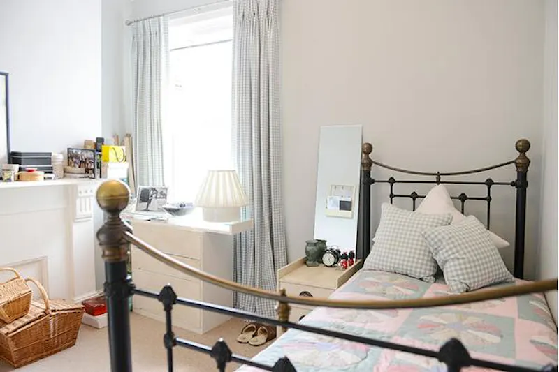 Bedroom - child's at Streatham family house, B1735 (photo 37)