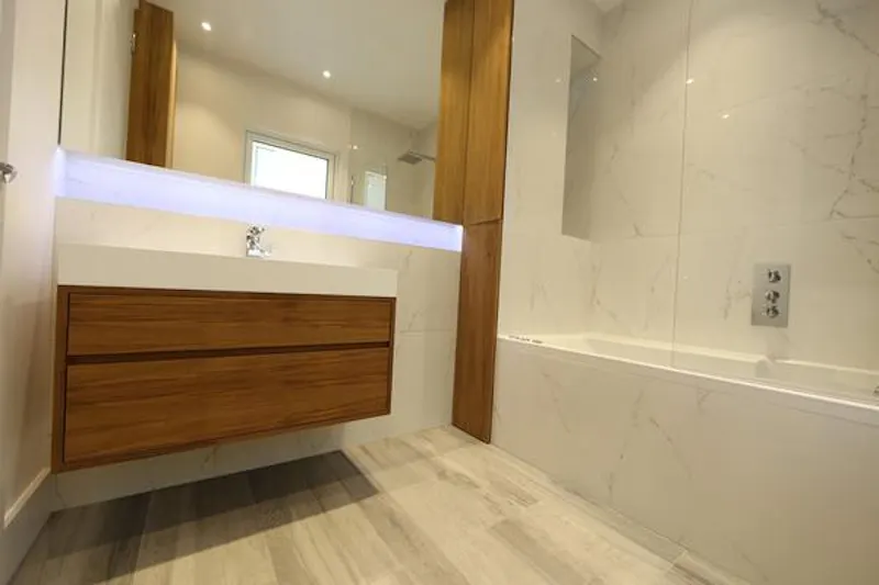 Bathroom at Luxe, modern Wimbledon house, K415 (photo 9)