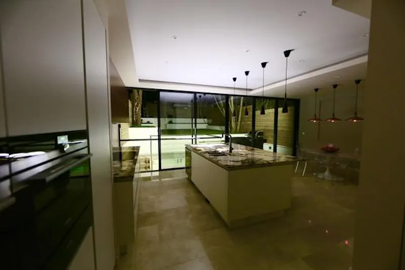 Luxe, modern Wimbledon house, K415 (photo 22)