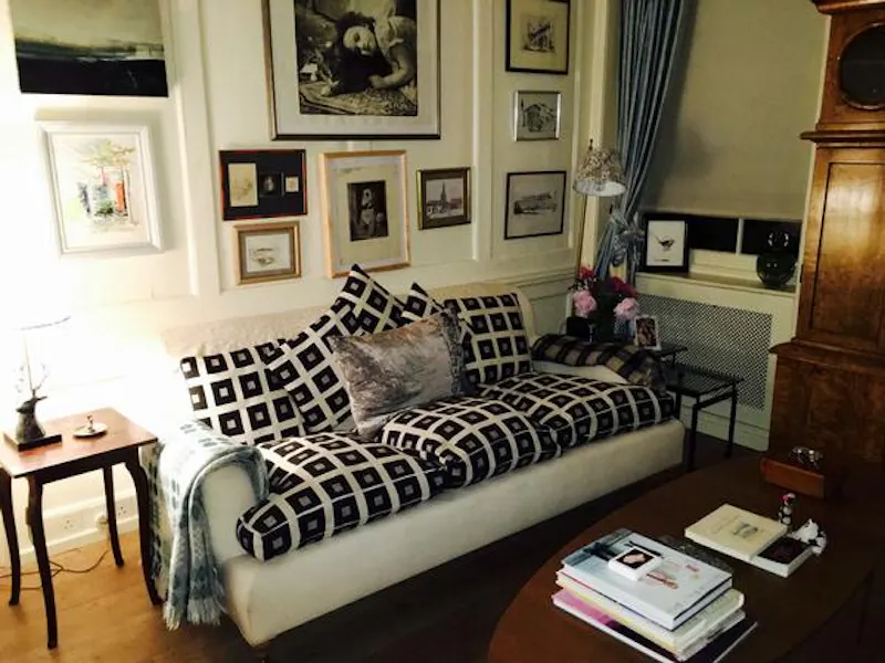 Living Room at Traditional Ebury Street house, A1414 (photo 3)