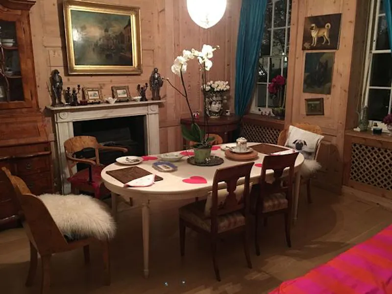 Dining room at Traditional Ebury Street house, A1414 (photo 10)