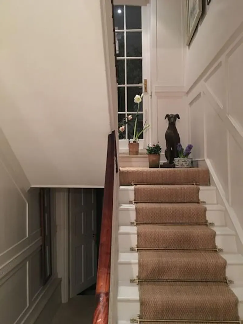 Staircase at Traditional Ebury Street house, A1414 (photo 28)