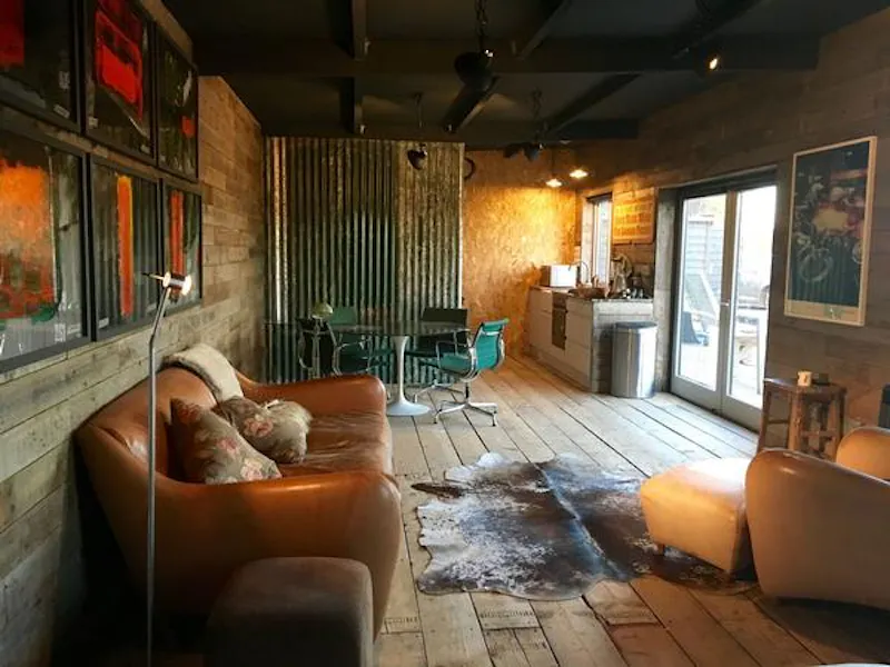 Dining room at Rustic Rye riverside house, D2274 (photo 3)