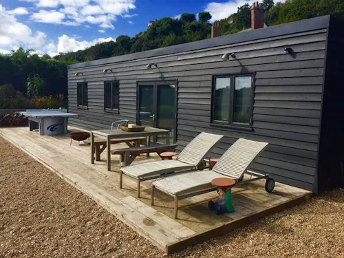 Rustic Rye riverside house, D2274