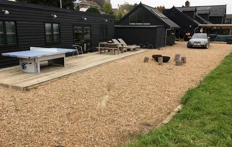 Rustic Rye riverside house, D2274 (photo 14)
